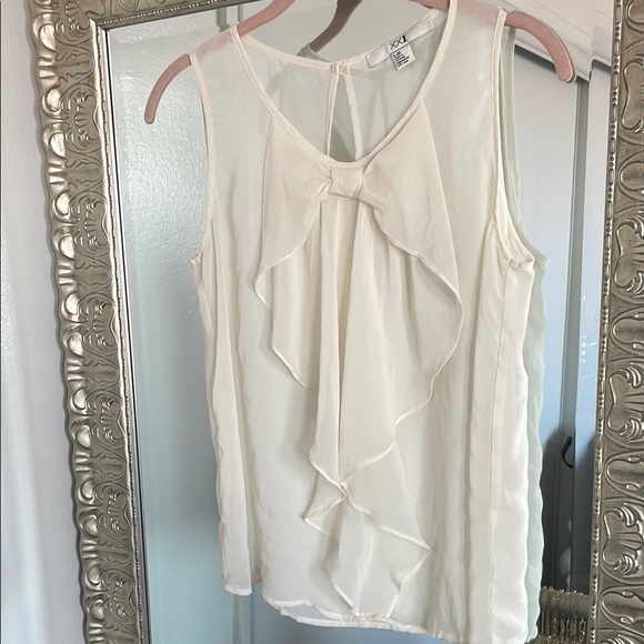 XXI forever 21 Cream Sleeveless Ruffled Blouse-Large - Picture 2 of 6